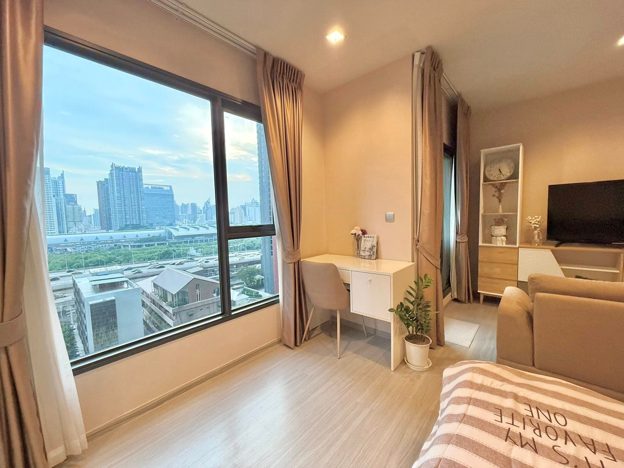 Life Asoke-Rama 9 - 2