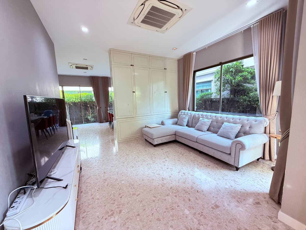 Grand Bangkok Boulevard Srinakarin ( แกรนด์ บางกอก บูเลอวาร์ด ศรีนครินทร์ ) - 1